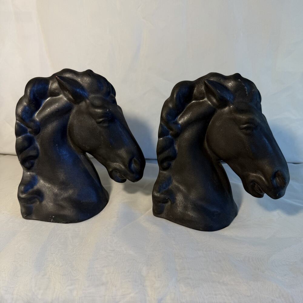 Vintage 1972 Pair of Horse Head Equestrian Gray Ceramic 8"T x 5" x 4" Book Ends